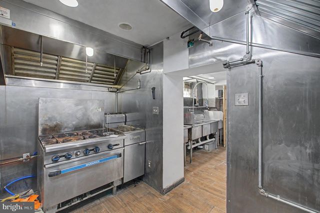 5262 E ROOSEVELT BLVD, Philadelphia, PA 19124