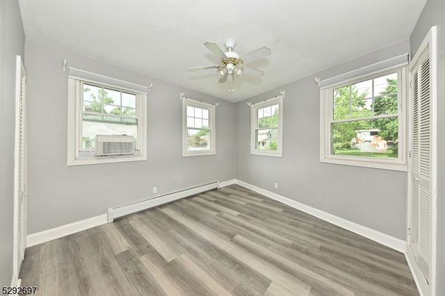 221 Lakeview Dr, Ridgewood Village, NJ 07450