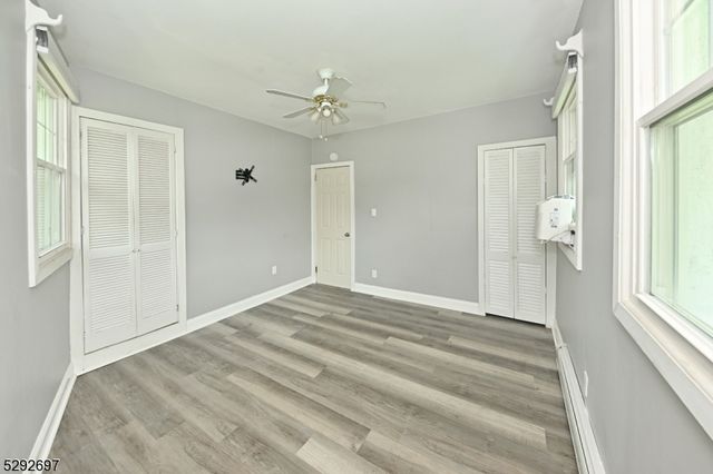 221 Lakeview Dr, Ridgewood Village, NJ 07450