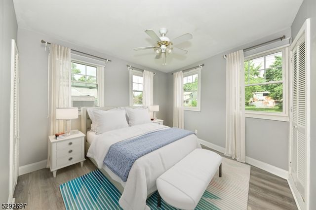 221 Lakeview Dr, Ridgewood Village, NJ 07450