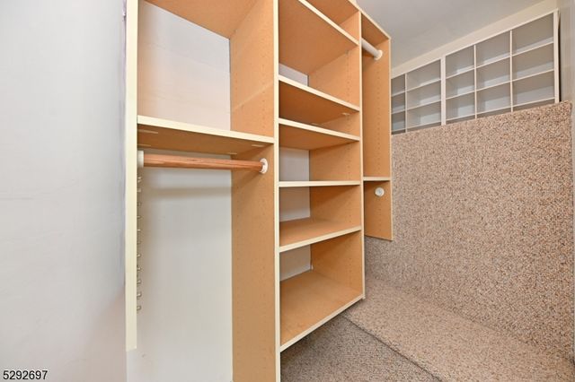 221 Lakeview Dr, Ridgewood Village, NJ 07450