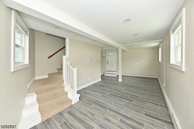 221 Lakeview Dr, Ridgewood Village, NJ 07450