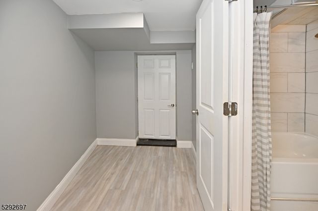 221 Lakeview Dr, Ridgewood Village, NJ 07450