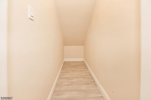 221 Lakeview Dr, Ridgewood Village, NJ 07450