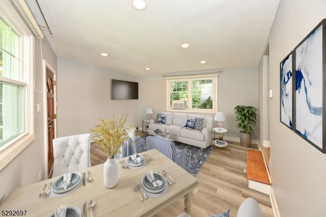 221 Lakeview Dr, Ridgewood Village, NJ 07450