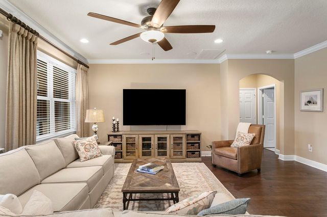19406 BUTTERWOOD LANE, Lutz, FL 33558