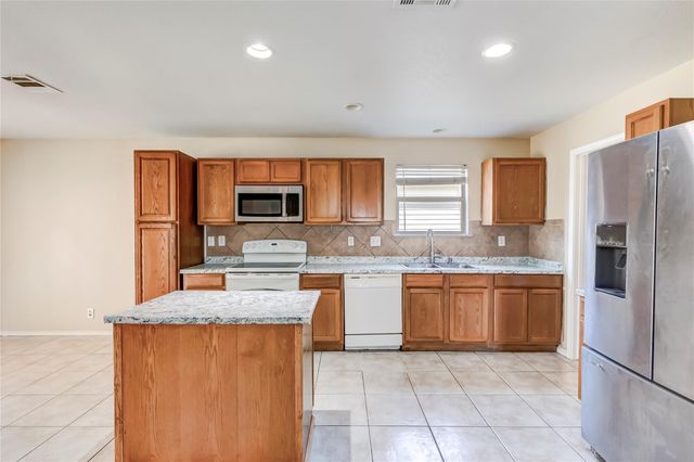 191 Beech DR, Kyle, TX 78640