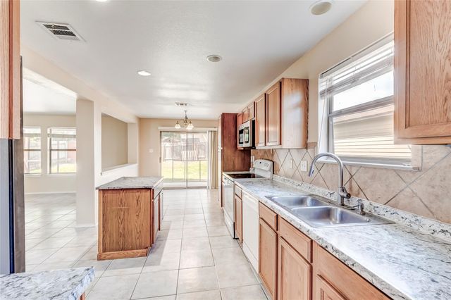 191 Beech DR, Kyle, TX 78640