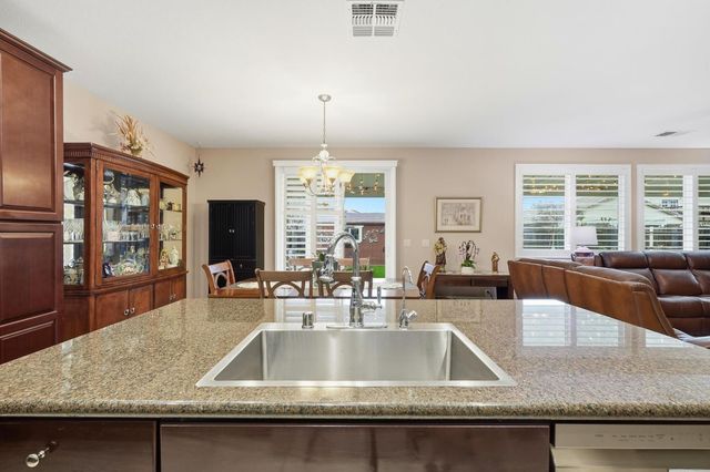 9532 Moss Hill Way, Sacramento, CA 95829