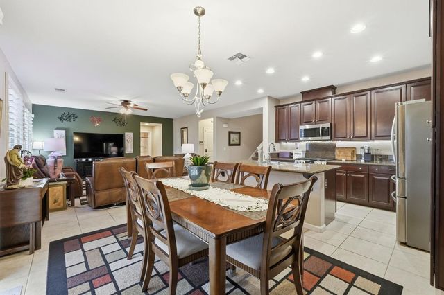 9532 Moss Hill Way, Sacramento, CA 95829