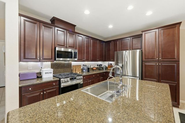 9532 Moss Hill Way, Sacramento, CA 95829