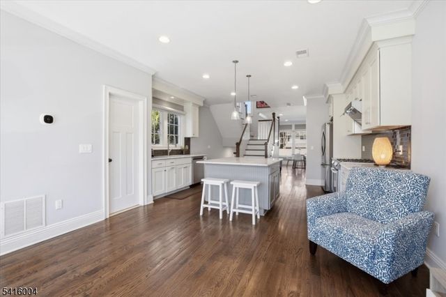 19 Ocean St A, Millburn Twp., NJ 07041