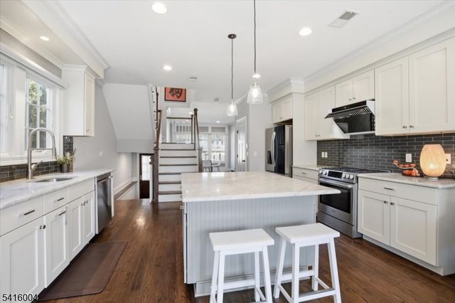 19 Ocean St A, Millburn Twp., NJ 07041