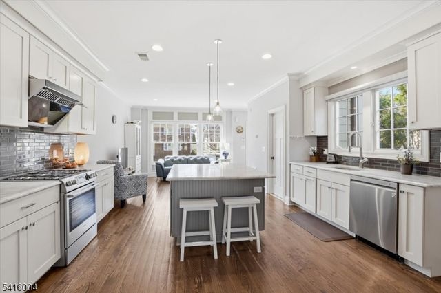 19 Ocean St A, Millburn Twp., NJ 07041