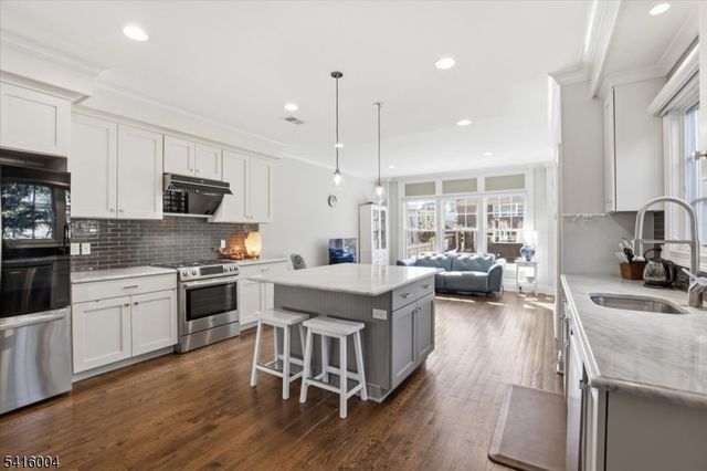 19 Ocean St A, Millburn Twp., NJ 07041