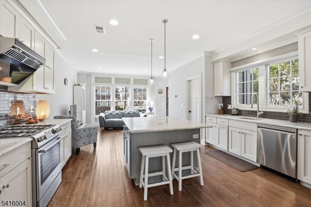 19 Ocean St A, Millburn Twp., NJ 07041