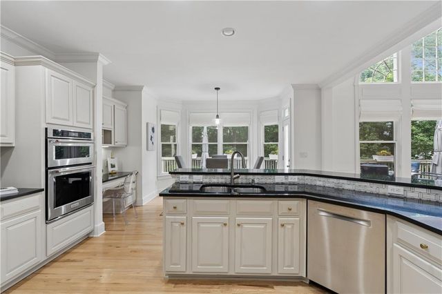 5356 Windsor Green Court SE, Mableton, GA 30126
