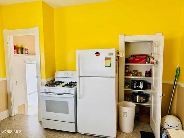 752 Hampton Avenue, Toledo, OH 43609