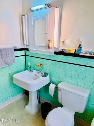 752 Hampton Avenue, Toledo, OH 43609