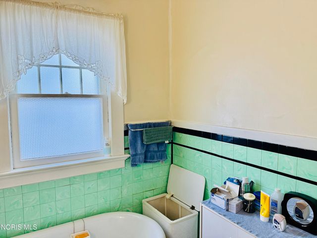 752 Hampton Avenue, Toledo, OH 43609