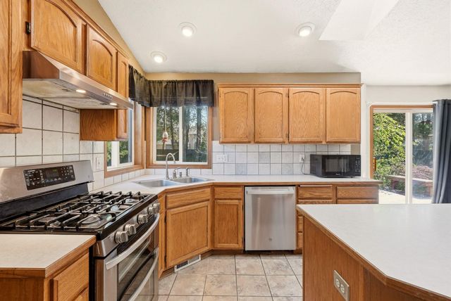 4417 E Woodglen Rd, Mead, WA 99021