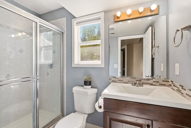 4417 E Woodglen Rd, Mead, WA 99021