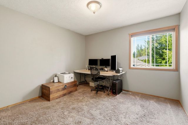 4417 E Woodglen Rd, Mead, WA 99021