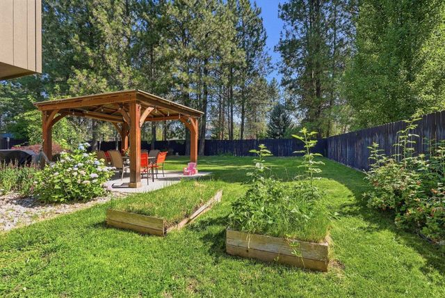 4417 E Woodglen Rd, Mead, WA 99021
