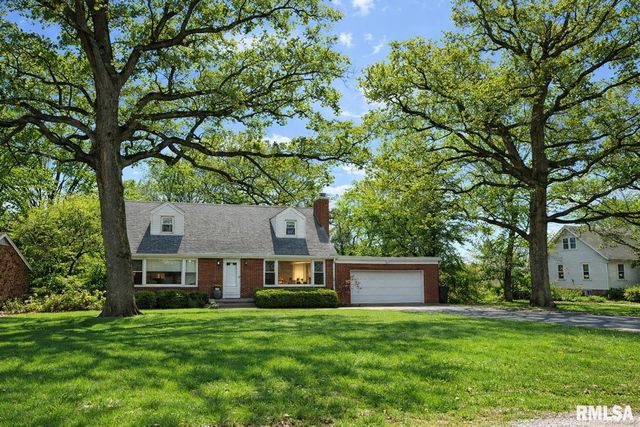 806 FONDULAC Drive, East Peoria, IL 61611