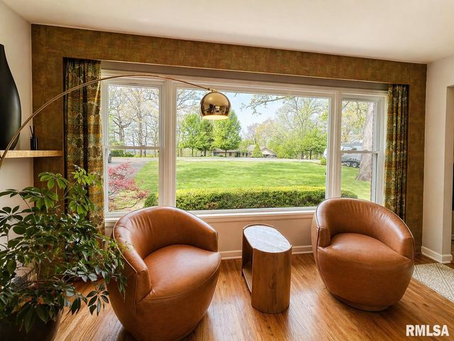 806 FONDULAC Drive, East Peoria, IL 61611