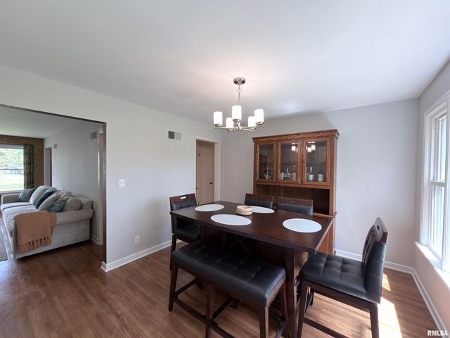 806 FONDULAC Drive, East Peoria, IL 61611