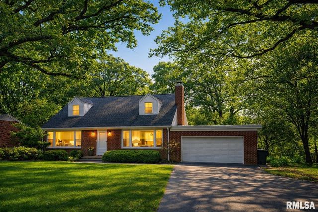 806 FONDULAC Drive, East Peoria, IL 61611