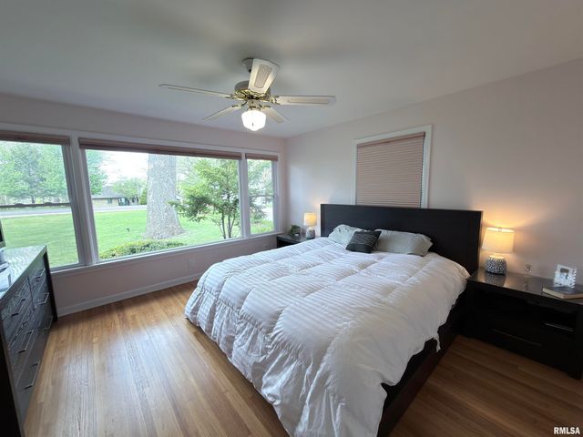 806 FONDULAC Drive, East Peoria, IL 61611