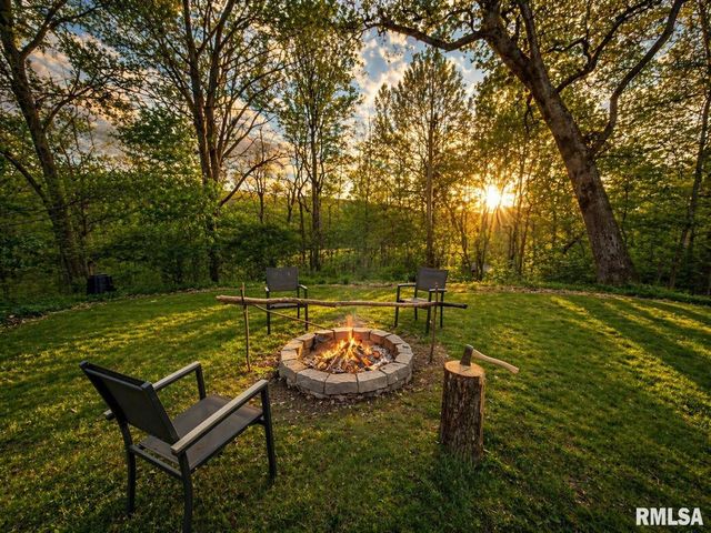 806 FONDULAC Drive, East Peoria, IL 61611