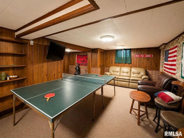 806 FONDULAC Drive, East Peoria, IL 61611