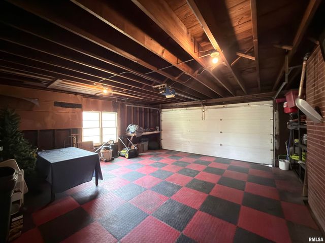 806 FONDULAC Drive, East Peoria, IL 61611