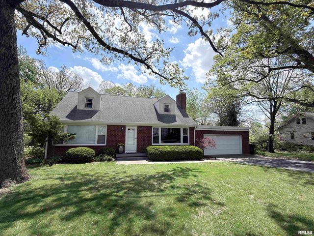 806 FONDULAC Drive, East Peoria, IL 61611