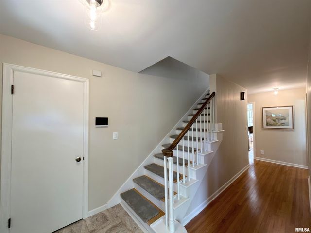 806 FONDULAC Drive, East Peoria, IL 61611