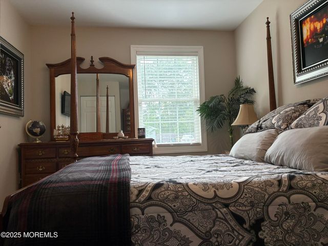 650 Chelsea Street, Forked River, NJ 08731