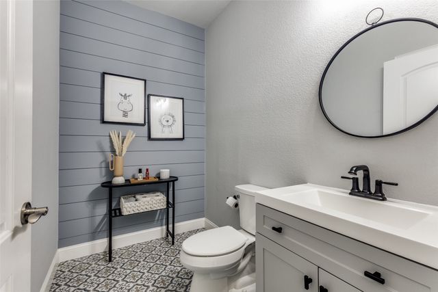 8025 Ponwar Drive, Fort Worth, TX 76131