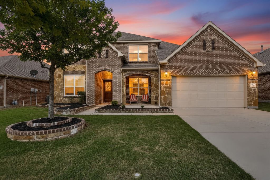 8025 Ponwar Drive, Fort Worth, TX 76131