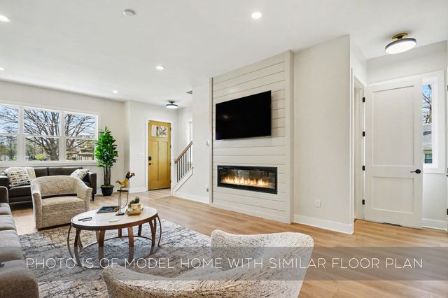 1335 Corby Boulevard B, South Bend, IN 46617
