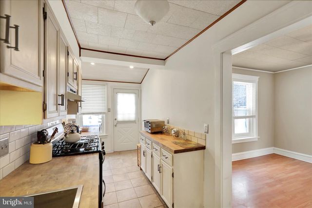 564 MARSHALL AVE, Reading, PA 19606