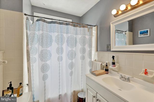 564 MARSHALL AVE, Reading, PA 19606