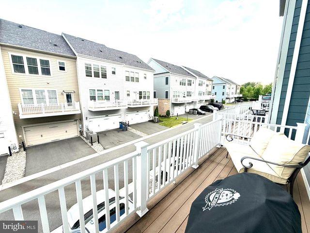 17255 HERRING GULL LN, Dumfries, VA 22026