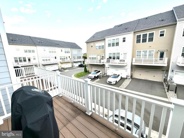 17255 HERRING GULL LN, Dumfries, VA 22026