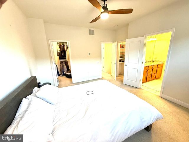 17255 HERRING GULL LN, Dumfries, VA 22026