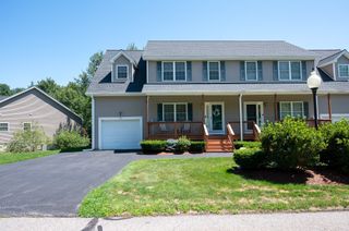 17 Oakes Cir 17, Millbury, MA 01527
