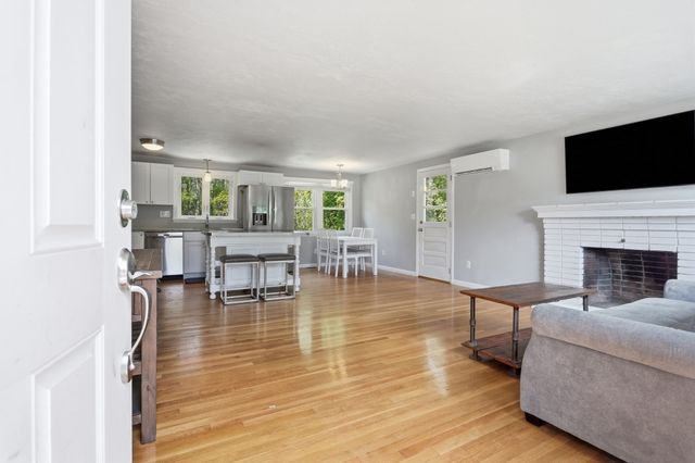 38 Peter Rd, North Reading, MA 01864