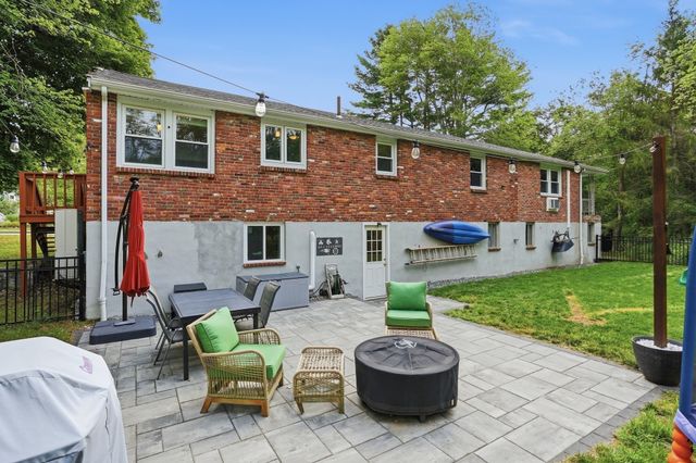 38 Peter Rd, North Reading, MA 01864